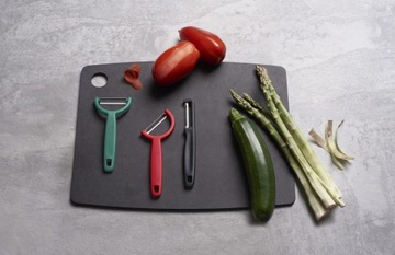 Obieraczka do warzyw i owoców VICTORINOX 6.0943.4 ząbkowana zielona