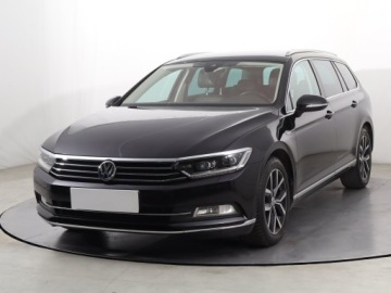 Volkswagen Passat B8 Variant 2.0 TSI BlueMotion Technology 280KM 2017 VW Passat 2.0 TSI, Salon Polska, Serwis ASO, 4X4, zdjęcie 1