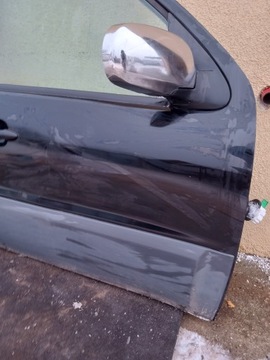 DVEŘE PRAVÝ PŘEDNÍ MAZDA TRIBUTE