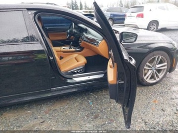 BMW Seria 7 G11-G12 2016 BMW Seria 7 2016 BMW 750I XDRIVE 4.4 Benzyna 445KM, zdjęcie 6
