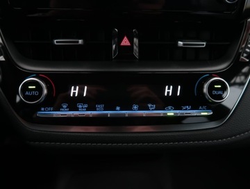 Toyota Corolla XII TS Kombi 1.8 Hybrid 122KM 2021 Toyota Corolla 1.8 Hybrid, Salon Polska, zdjęcie 12