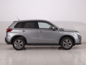 Suzuki Vitara III SUV Facelifting 1.4 BoosterJet 140KM 2019 Suzuki Vitara 1.4 BoosterJet, Salon Polska, zdjęcie 5