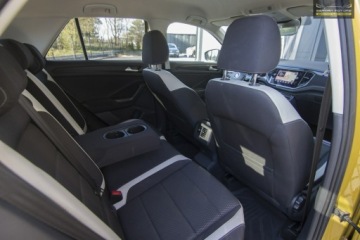 Volkswagen T-Roc I SUV 1.5 TSI ACT 150KM 2019 Volkswagen T-Roc Kamera / Virtual Kockpit, zdjęcie 22