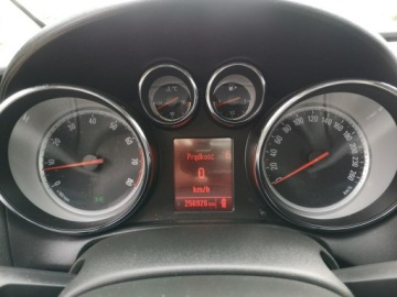 Opel Astra J GTC 1.4 Turbo ECOTEC 140KM 2013 Opel Astra 1,4 T140KM Klimatr Temp Alu17 LIFT, zdjęcie 12