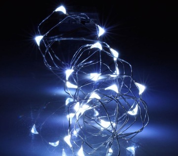 Lampki wewnętrzne na drucie LED Krople Światła na baterie 30 diod zimne