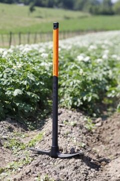 КИРКА ДЛЯ САДА FISKARS 1 ШТ.