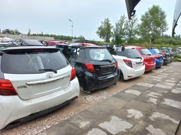 Toyota Yaris III LIFT Аккумуляторный гибрид 1.5