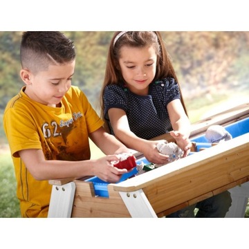 Деревянный настольный зонт AXI, играющий с водой и песком