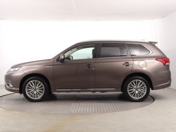 Mitsubishi Outlander III SUV PHEV Facelifting 2020 2.4 PHEV 224KM 2020 Mitsubishi Outlander 2.4 PHEV, Salon Polska, zdjęcie 2