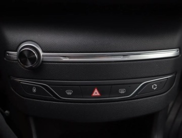 Peugeot 308 II SW Facelifting 1.5 BlueHDI 130KM 2019 Peugeot 308 1.5 BlueHDi, Navi, Klima, Klimatronic, zdjęcie 12