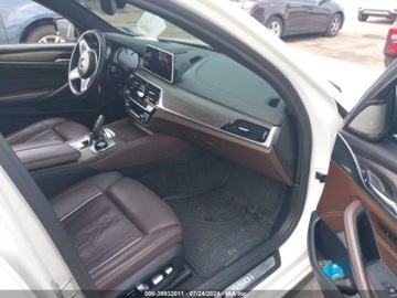 BMW Seria 5 G30-G31 2018 BMW Seria 5 2018 BMW 5 Series M550i xDrive Sedan 4.4 Benzyna 456KM, zdjęcie 4