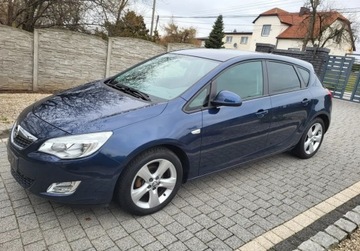 Opel Astra J Hatchback 5d 1.6 Twinport ECOTEC 115KM 2011 Opel Astra Opel Astra 1.6 115PS Dobre wyposazenie Kola Lato Zima 1.6, zdjęcie 11
