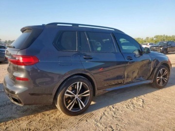 BMW X7 2022 BMW X7 M50i 2022 4.4l 4.4 Benzyna 523KM, zdjęcie 3