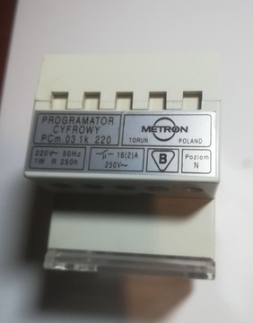Переключатель часов и программатор времени METRON PCm 03