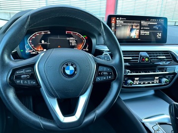 BMW Seria 5 G30-G31 Touring 520d 190KM 2020 BMW 5 520d LIFT Led Live Professional Tylko 149900zł ! Okazja!, zdjęcie 12