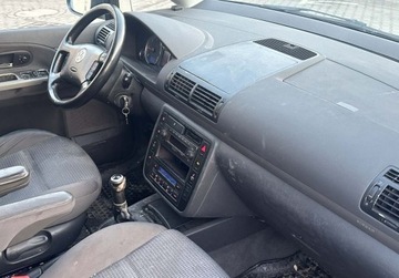 Volkswagen Sharan I 1.9 TDI 116KM 2005 Volkswagen Sharan 4x4 Volkswagen Sharan 1.9 Diesel 115KM 1.9 Diesel 115KM, zdjęcie 3