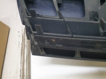 РЕШЕТКА РАДИАТОРА OPEL ASTRA H КОД КРАСКИ Y20Z