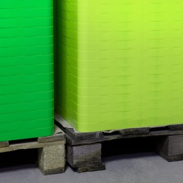 Розовая пластиковая корзина для покупок 22л.