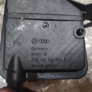 БАЧОК ЭЛЕКТРОПИТАНИЯ SEAT VW AUDI 1J0422371C