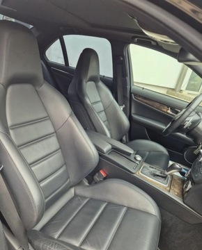 Mercedes Klasa C W204 Limuzyna AMG 63 AMG 457KM 2009 Mercedes-Benz Klasa C C63 AMG Japonia bezwypadkowy piekny stan 6.2 Benzyna, zdjęcie 11