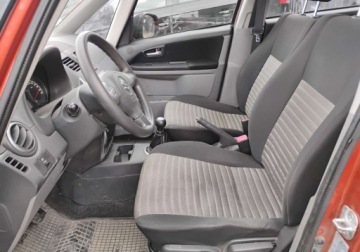 Suzuki SX4 I Hatchback Facelifting 1.6 VVT 120KM 2012 Suzuki SX4 I rej 2013r, 1.6 Benzyna. Uszkodzony. Poobijany. Jezdzi. 1.6, zdjęcie 6