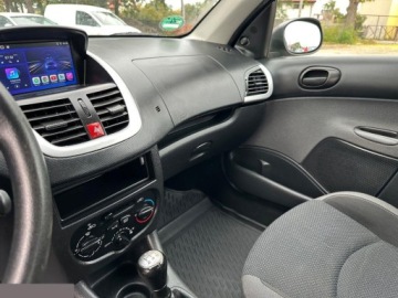 Peugeot 206 Hatchback 5d + 1.4 75KM 2010 Peugeot 206 plus 1.4 benzyna 75KM 2010r, zdjęcie 19