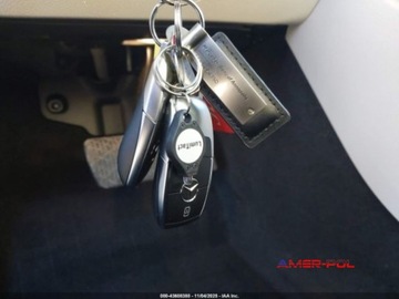 Mercedes GLB 2023 Mercedes-Benz GLB 2023 r., 2,0L 250 4MATIC 2.0 Benzyna 221KM, zdjęcie 11