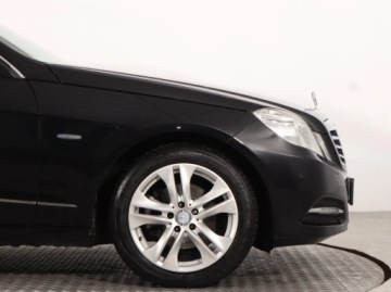 Mercedes Klasa E W212 Kombi 200 CGI BlueEFFICIENCY 184KM 2010 Mercedes E E 200, Automat, Skóra, Navi, Xenon, zdjęcie 14