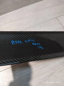 8374. MACAN LIŠTA DVEŘE PRAVÝ ZADNÍ 95B839902A