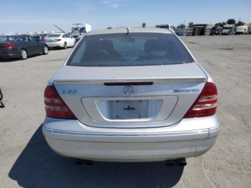 Mercedes Klasa C W204 2006 Mercedes-Benz Klasa C 55 AMG 2006 5.5l 5.5 Benzyna 362KM, zdjęcie 2