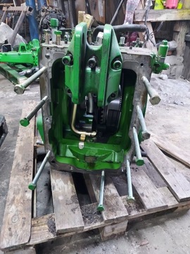 КОРПУС ЗАДНЕГО МОСТА AL220367 ДИФФЕРЕНЦИАЛ L206105 JOHN DEERE 6110R