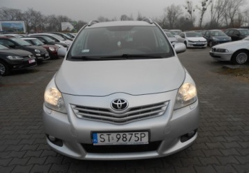 Toyota Verso Minivan 2.0 D-4D 126KM 2010 Toyota Verso Toyota Verso 2.0 Diesel 127 KM 7 miejsc 2.0 Diesel 127KM, zdjęcie 1