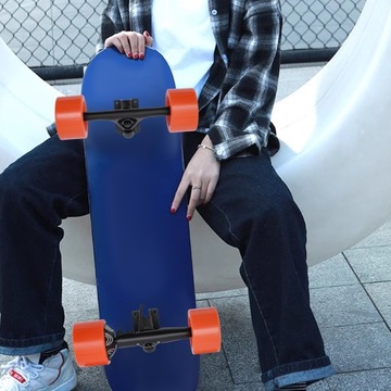 Электрический скейтборд с одним двигателем