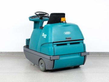 TENNANT S12 SWEEPER НОВЫЕ АККУМУЛЯТОРЫ 2006 г. 2220 м/ч 4650 м²/ч 21000 нетто