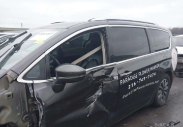 Chrysler Pacifica II 3.6 V6 291KM 2021 Chrysler Pacifica 2021 CHRYSLER PACIFICA automat 3,6L KUPIONY w transpor, zdjęcie 5