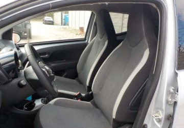 Toyota Aygo II Hatchback 3d Facelifting 1.0 VVT-i 72KM 2021 Toyota Aygo Okazja Benzyna 72KM, zdjęcie 18