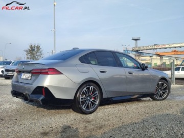 BMW Seria 5 G90-91 2023 BMW Seria 5 M PAKIET PRO GWARANCJA Kamery 360 Zarejestrowany Mozliwa zamia, zdjęcie 35