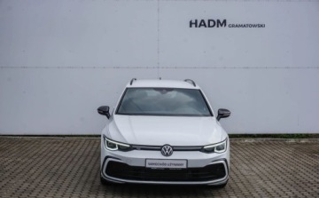 Volkswagen Golf VIII Variant 1.5 eTSI 150KM 2023 Volkswagen Golf Volkswagen Golf 1.5 eTSI MHEV R-Line DSG 1.5 Benzyna 150KM, zdjęcie 1