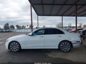 Mercedes Klasa E W214 2023 Mercedes-Benz Klasa E 350 2023 2.0 Benzyna 255KM, zdjęcie 2