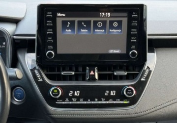 Toyota Corolla XII Sedan 1.8 Hybrid 122KM 2021 Toyota Corolla Kameraczujniki przod i tyl, salon Polska 1.8 Hybryda, zdjęcie 9