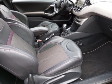 Peugeot 208 I Hatchback 3d 1.6 VTI 120KM 2014 Alu.17-Panorama-1.6 16V-Skóra, zdjęcie 38