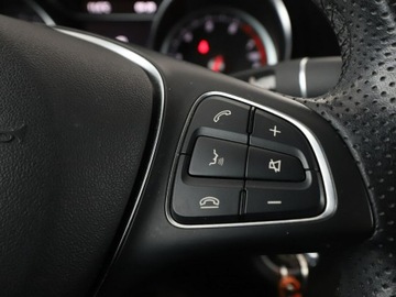 Mercedes GLA I Off-Roader Facelifting 1.6 200 156KM 2019 Mercedes GLA 200 Automat Navi Kamera cofania, zdjęcie 28