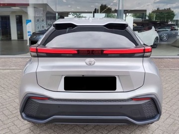 Toyota C-HR II SUV Plug-In 2.0  223KM 2025 Od ręki - Style 2.0 Hybrid Dynamic Force Plug-in 223KM | Podgrzewane fotele, zdjęcie 2