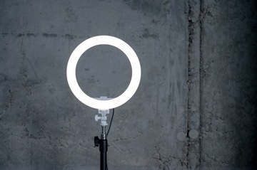 Newell RL-10A Arctic White светодиодный кольцевой светильник + штатив