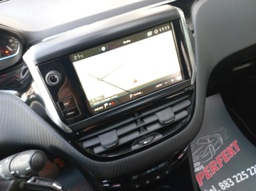 Peugeot 2008 I SUV Facelifting 1.2 PureTech 110KM 2018 Peugeot 2008 Automat Klimatronik Nawigacja 1.2 Benzyna 110KM, zdjęcie 20