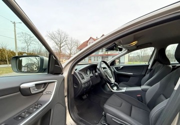 Volvo XC60 I SUV Facelifting 2.4 D4 181KM 2014 Volvo XC 60 Volvo XC 60 D4 AWD Momentum 2.4 Diesel 181KM, zdjęcie 11