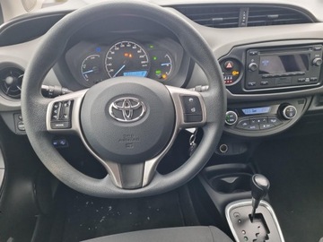 Toyota Yaris III Hatchback 5d Facelifting 2017 1.5 Hybrid 100KM 2020 Toyota Yaris Hybrid 100 Active III (2011-2019) Toy, zdjęcie 14
