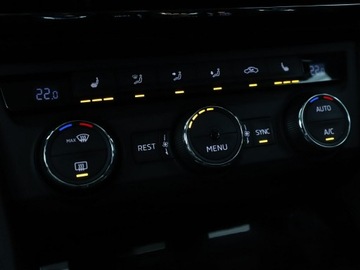 Skoda Superb III Kombi 1.4 TSI 150KM 2016 Škoda Superb Skoda Superb Ambition automat 150KM, zdjęcie 26