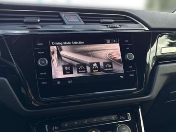 Volkswagen Touran III 1.5 TSI EVO 150KM 2019 Volkswagen Touran TSI 150KM Highline 7 os. R-Line Exterieur LED Nawiga, zdjęcie 21