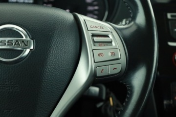 Nissan Qashqai II Crossover 1.2 DIG-T 115KM 2015 Nissan Qashqai 1.2 DIG-T, Salon Polska, Klima, zdjęcie 13